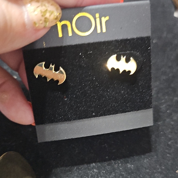 nOir Jewelry Gold Batman  Statement Ring With Matching Earrings - Picture 2 of 3